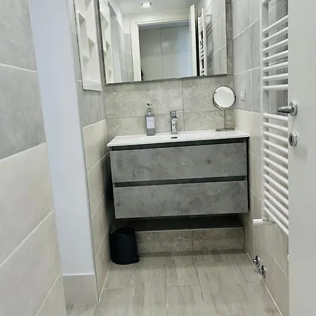 Enzo House Apartment *