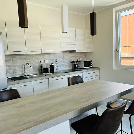 Enzo House Apartment *